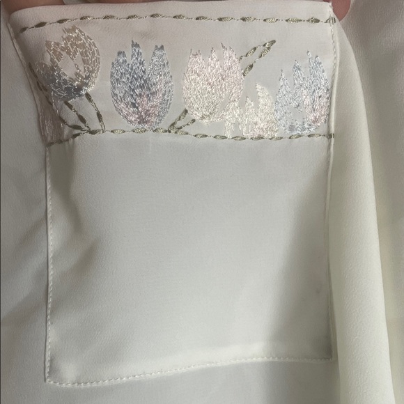 Vintage Elegant White Button Down Shirt - Picture 5 of 9